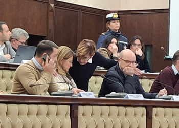 Bilancio approvato per un solo voto